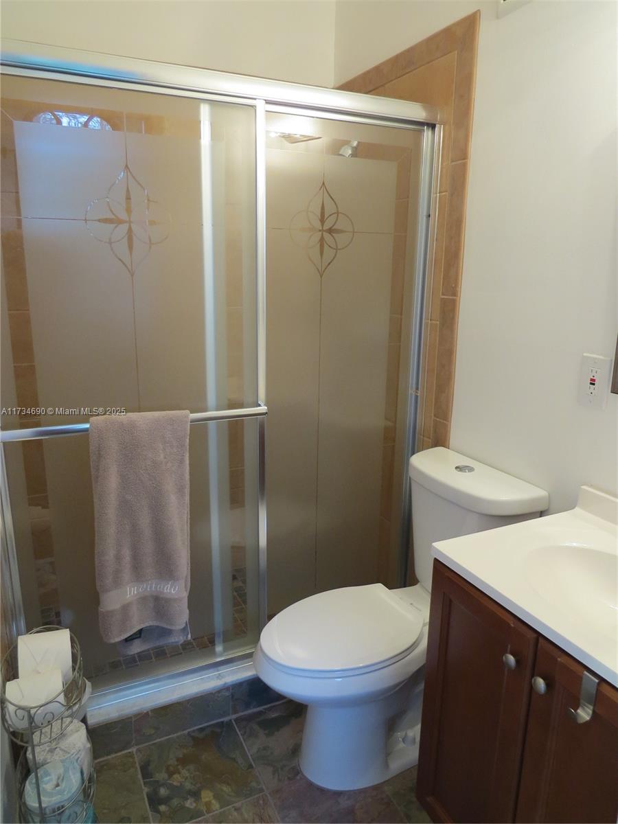 WHISPERING WOODS - Residential