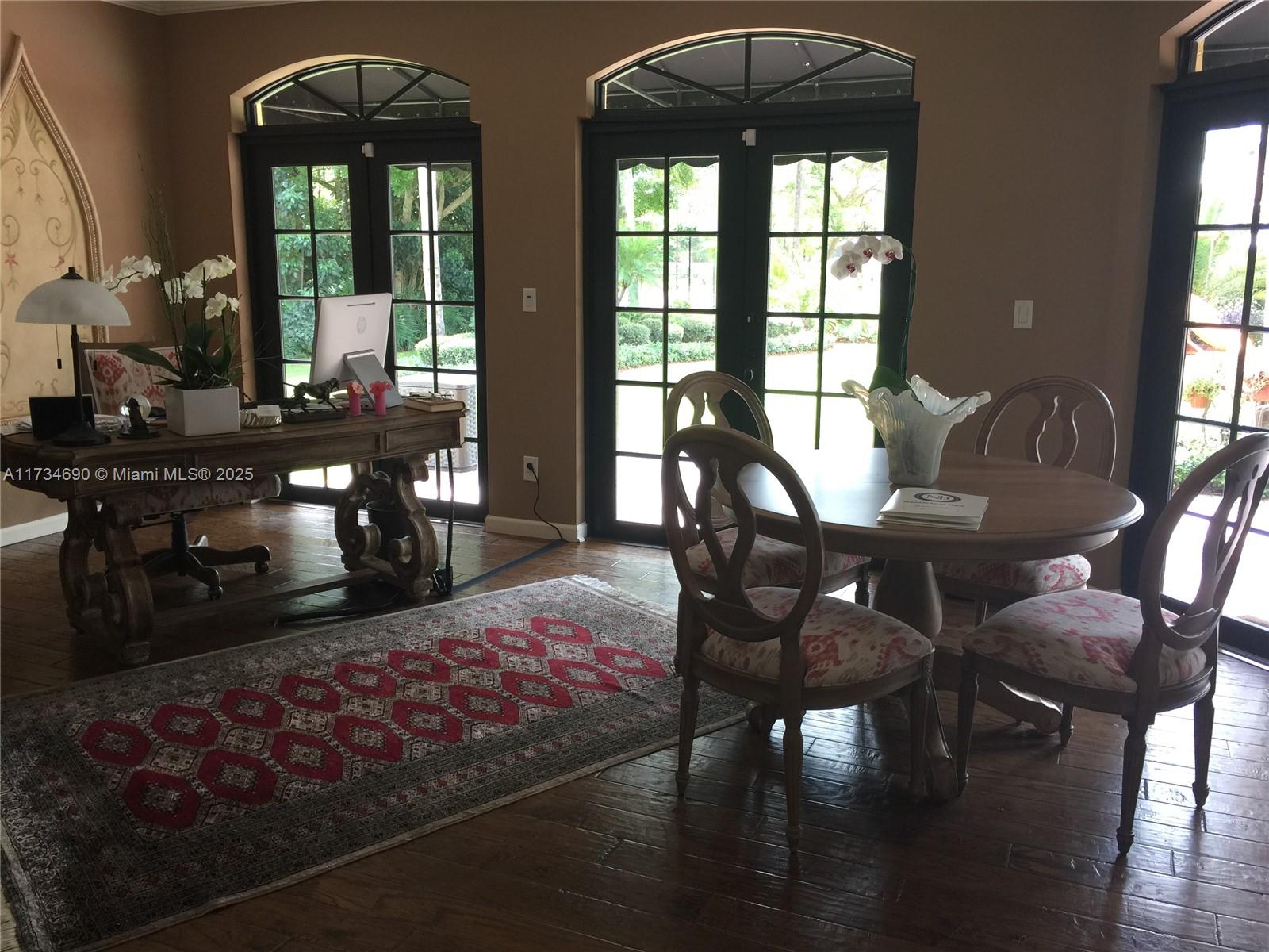 WHISPERING WOODS - Residential