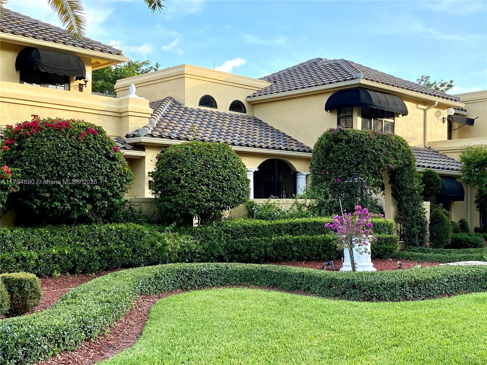 WHISPERING WOODS - Residential