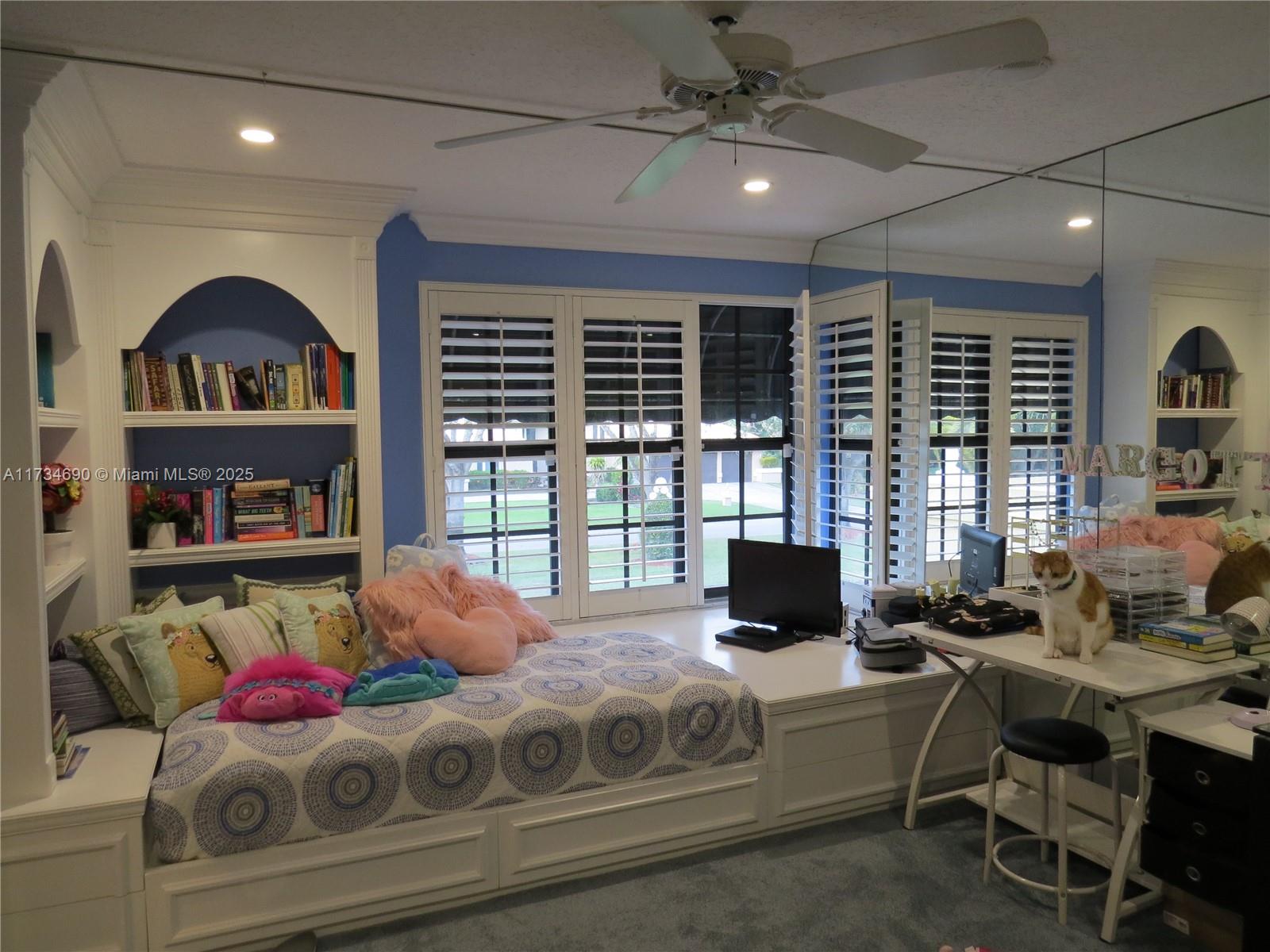 WHISPERING WOODS - Residential