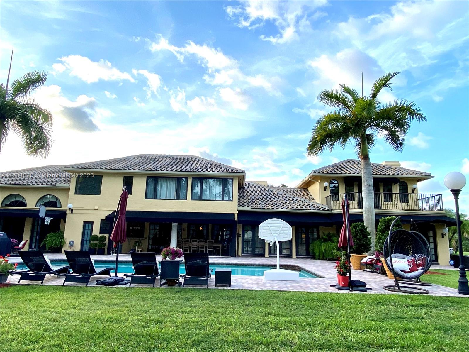 WHISPERING WOODS - Residential