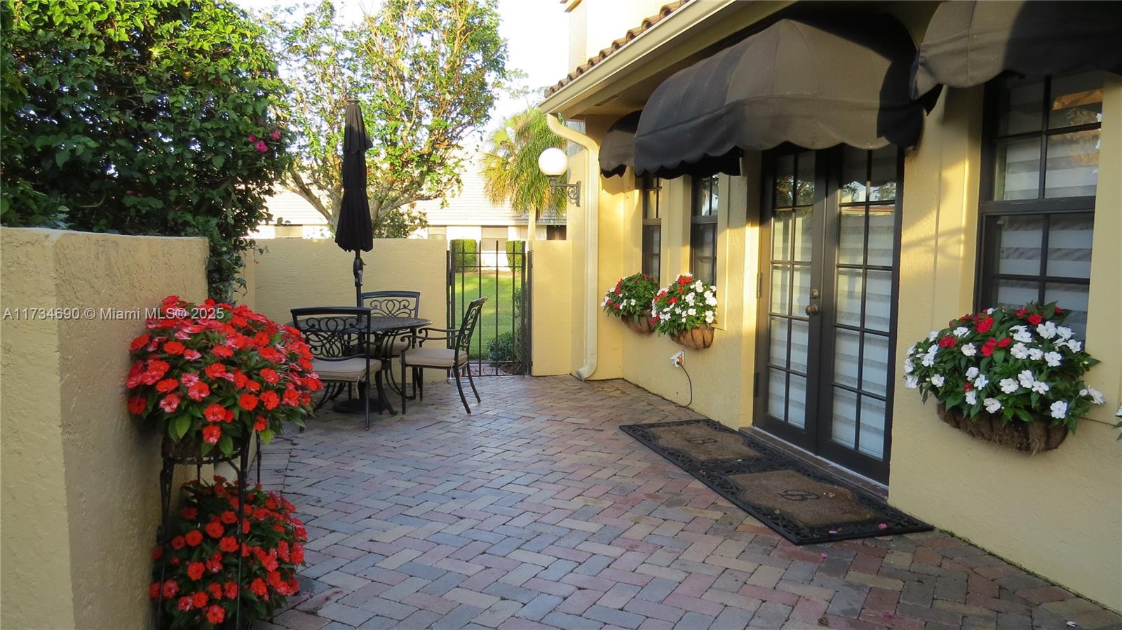 WHISPERING WOODS - Residential