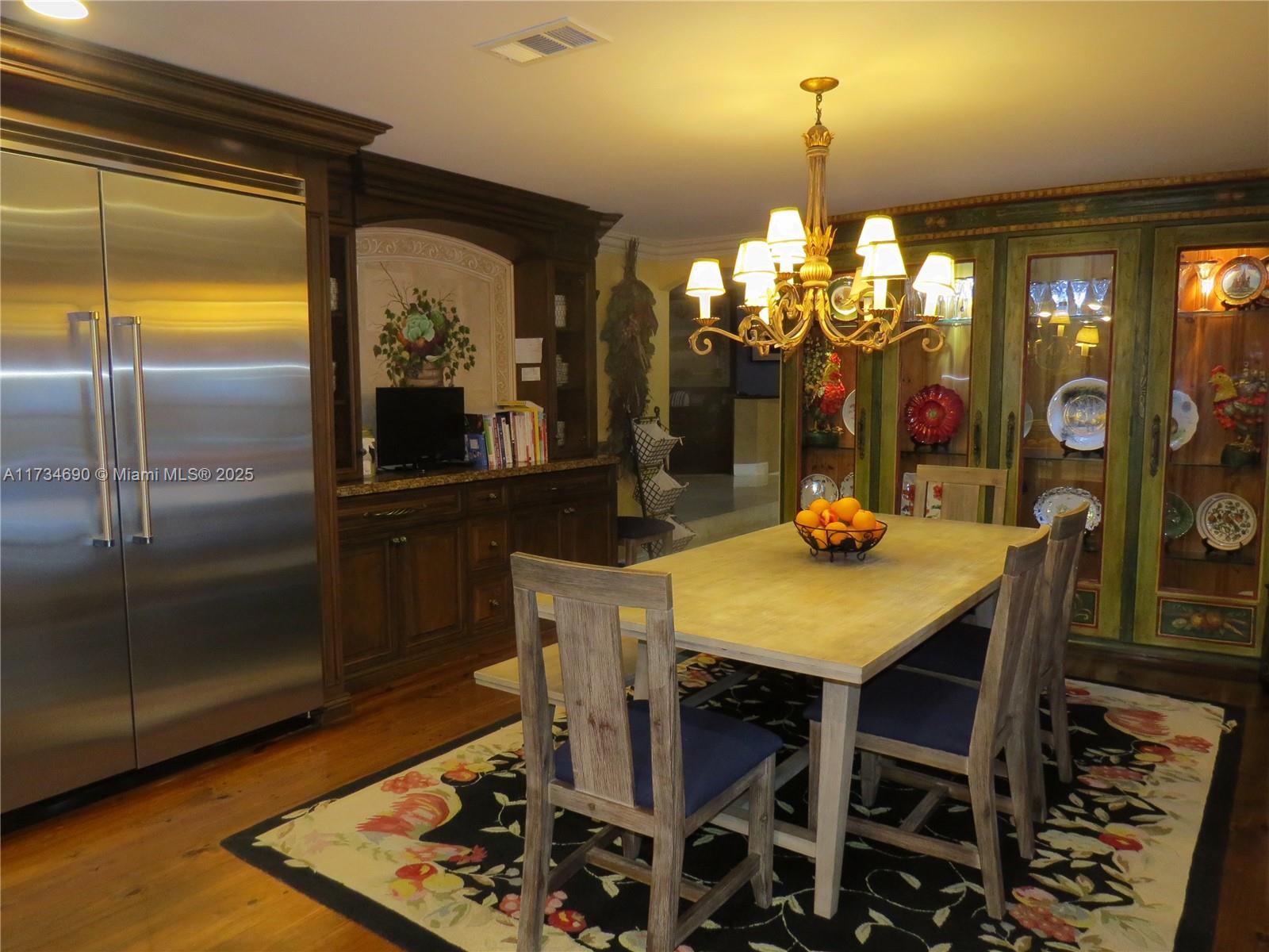 WHISPERING WOODS - Residential