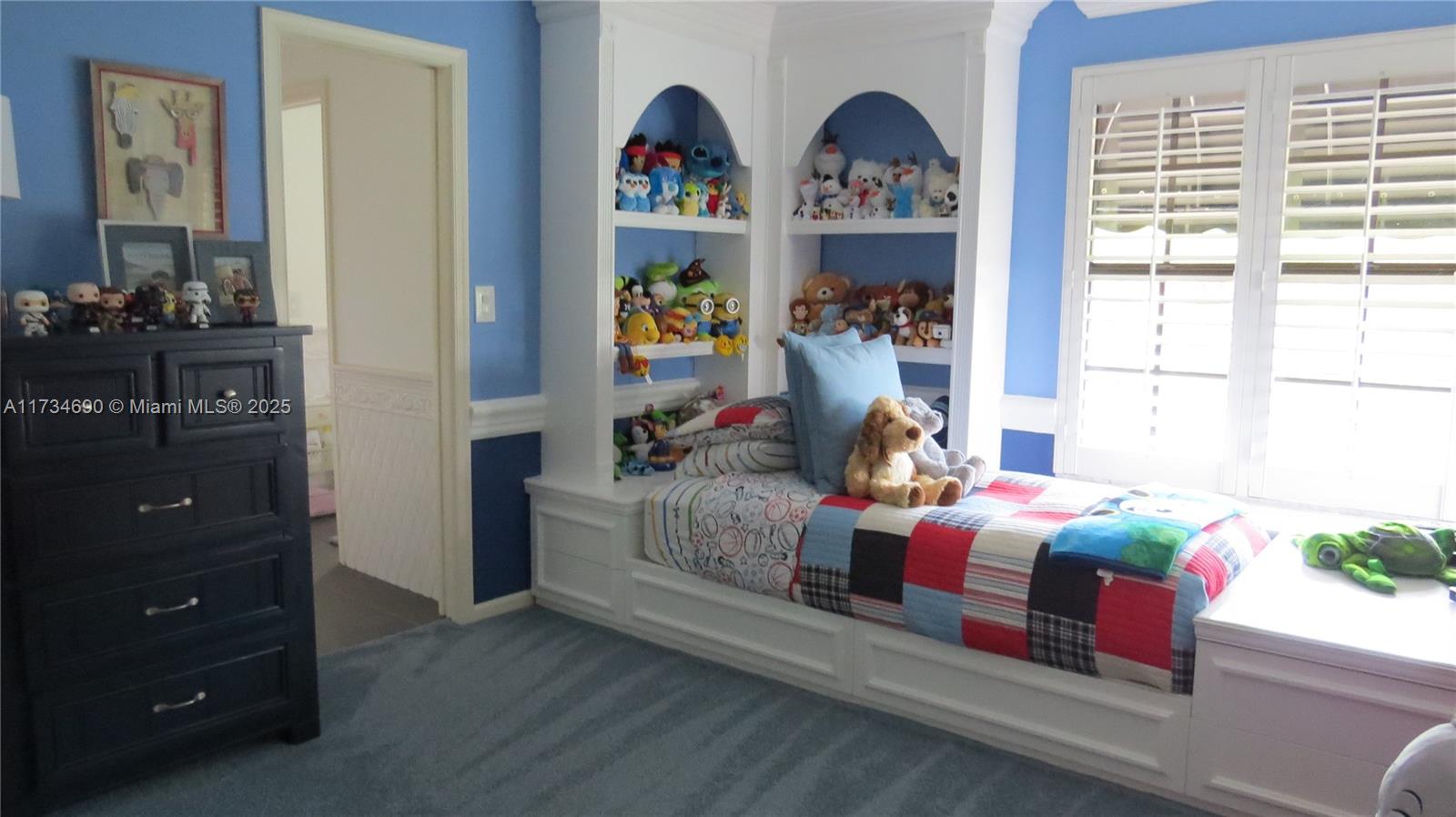 WHISPERING WOODS - Residential