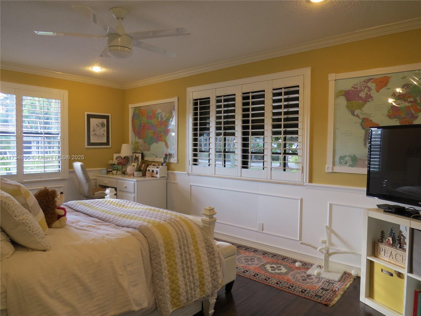 WHISPERING WOODS - Residential