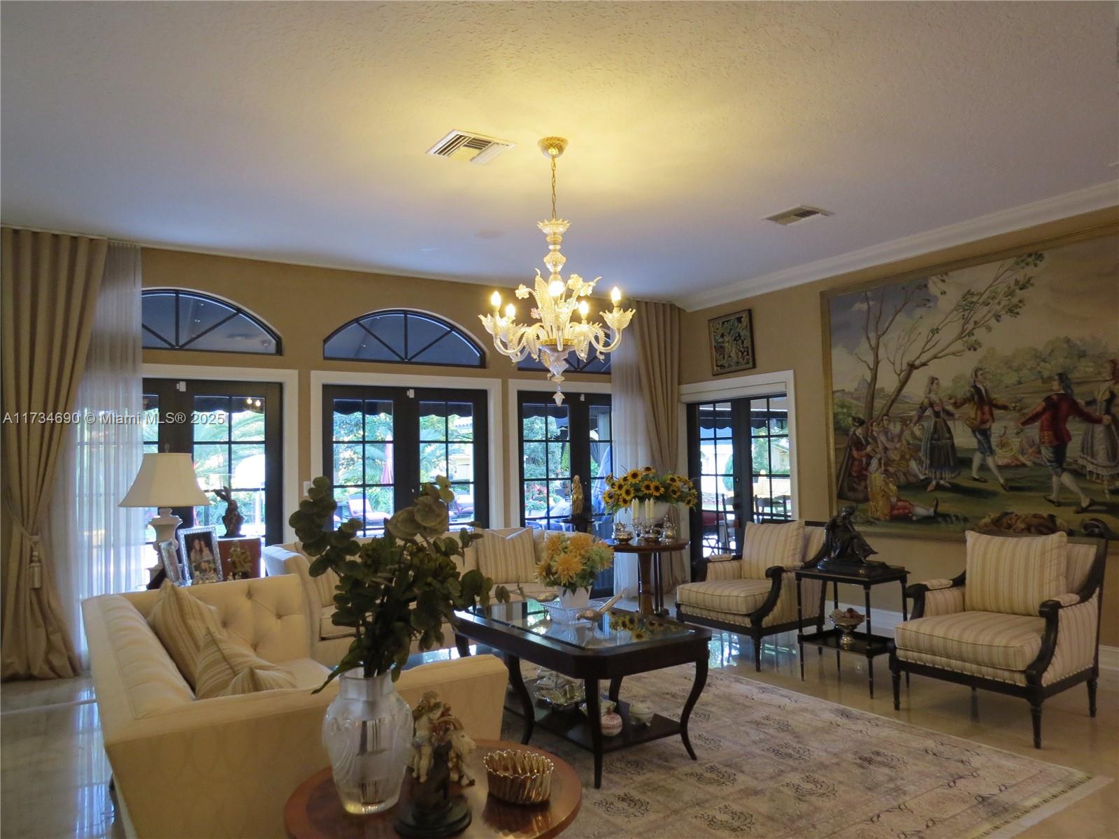 WHISPERING WOODS - Residential