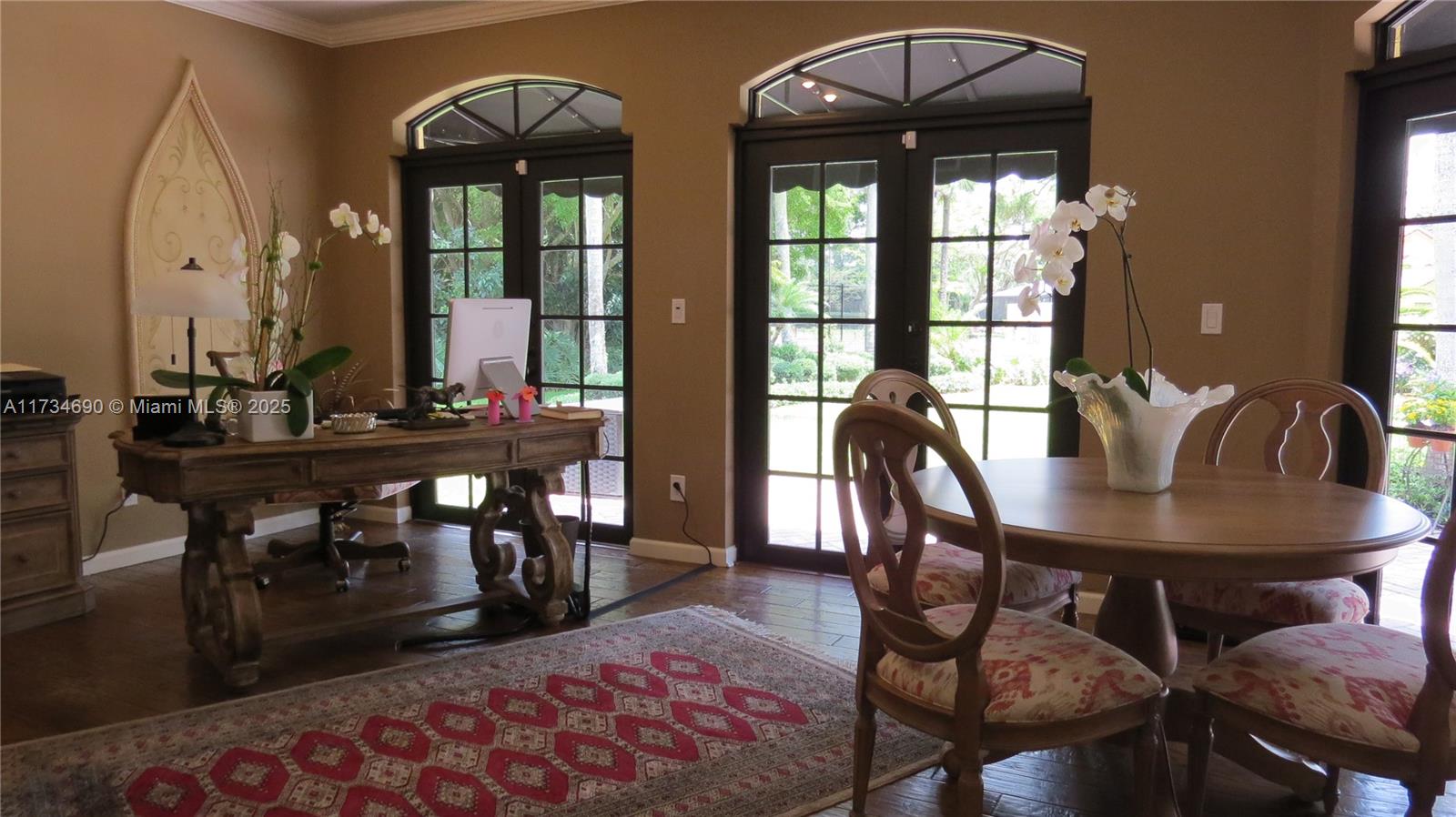 WHISPERING WOODS - Residential