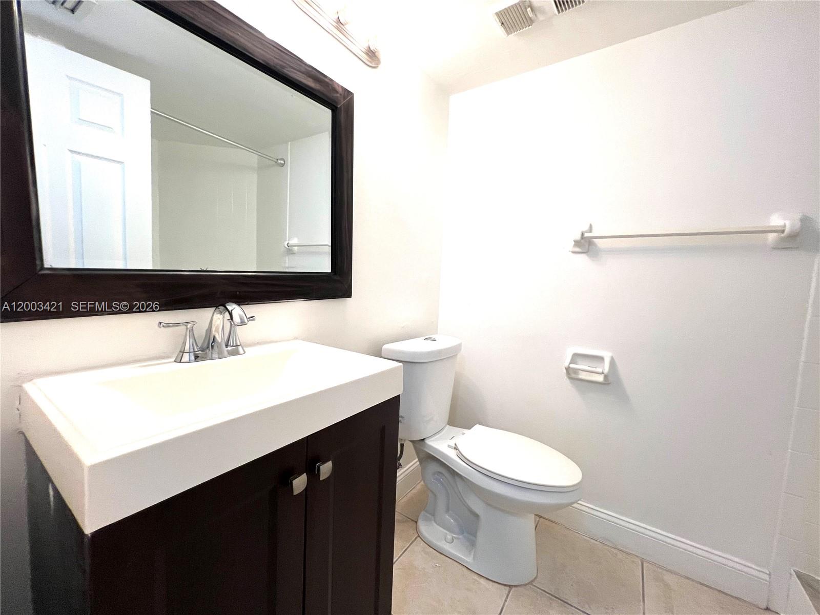 LAKE POINTE CONDOMINIUM N - Residential Lease