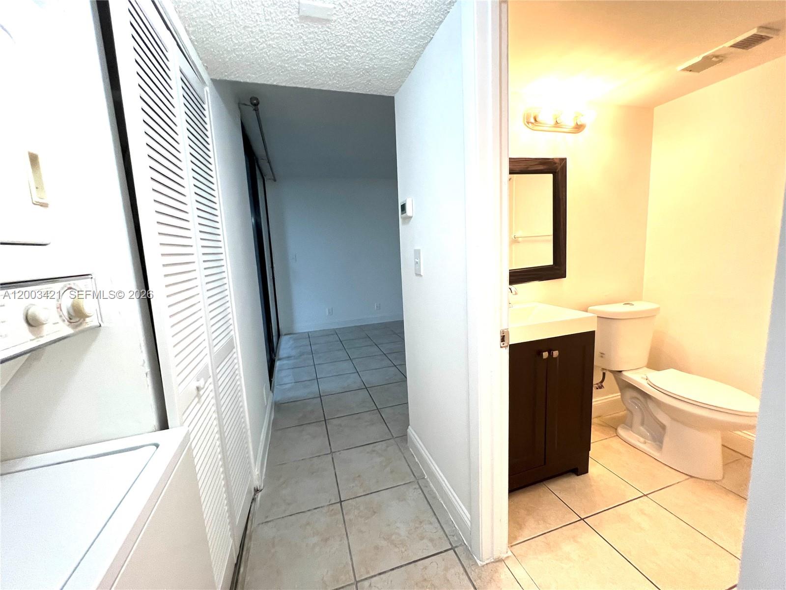 LAKE POINTE CONDOMINIUM N - Residential Lease