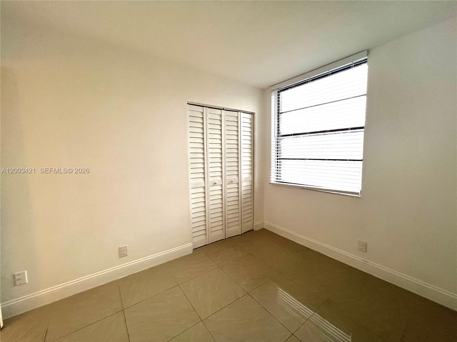 LAKE POINTE CONDOMINIUM N - Residential Lease