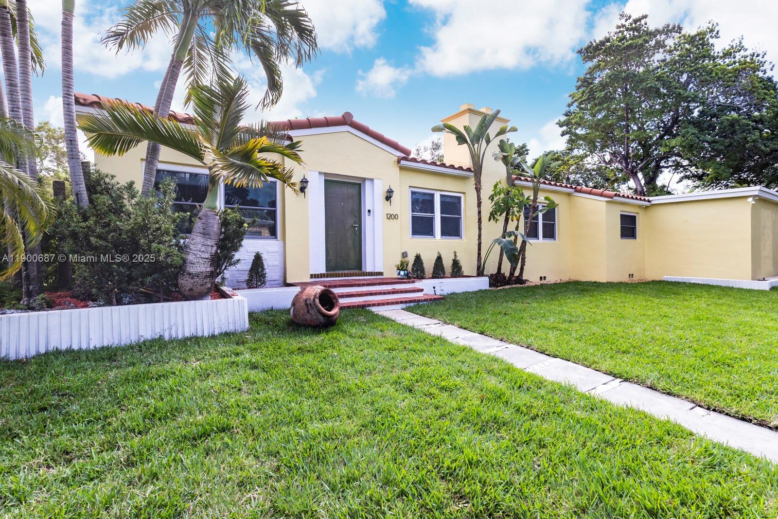 BRICKELL ESTATES - Residential