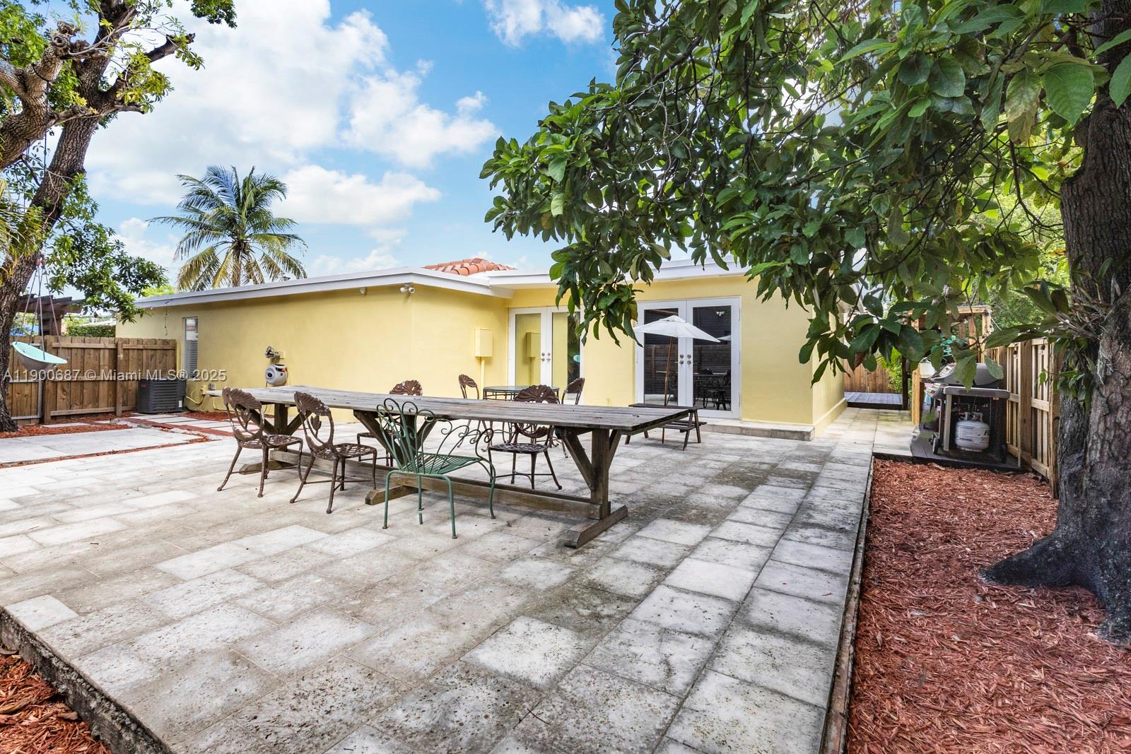 BRICKELL ESTATES - Residential