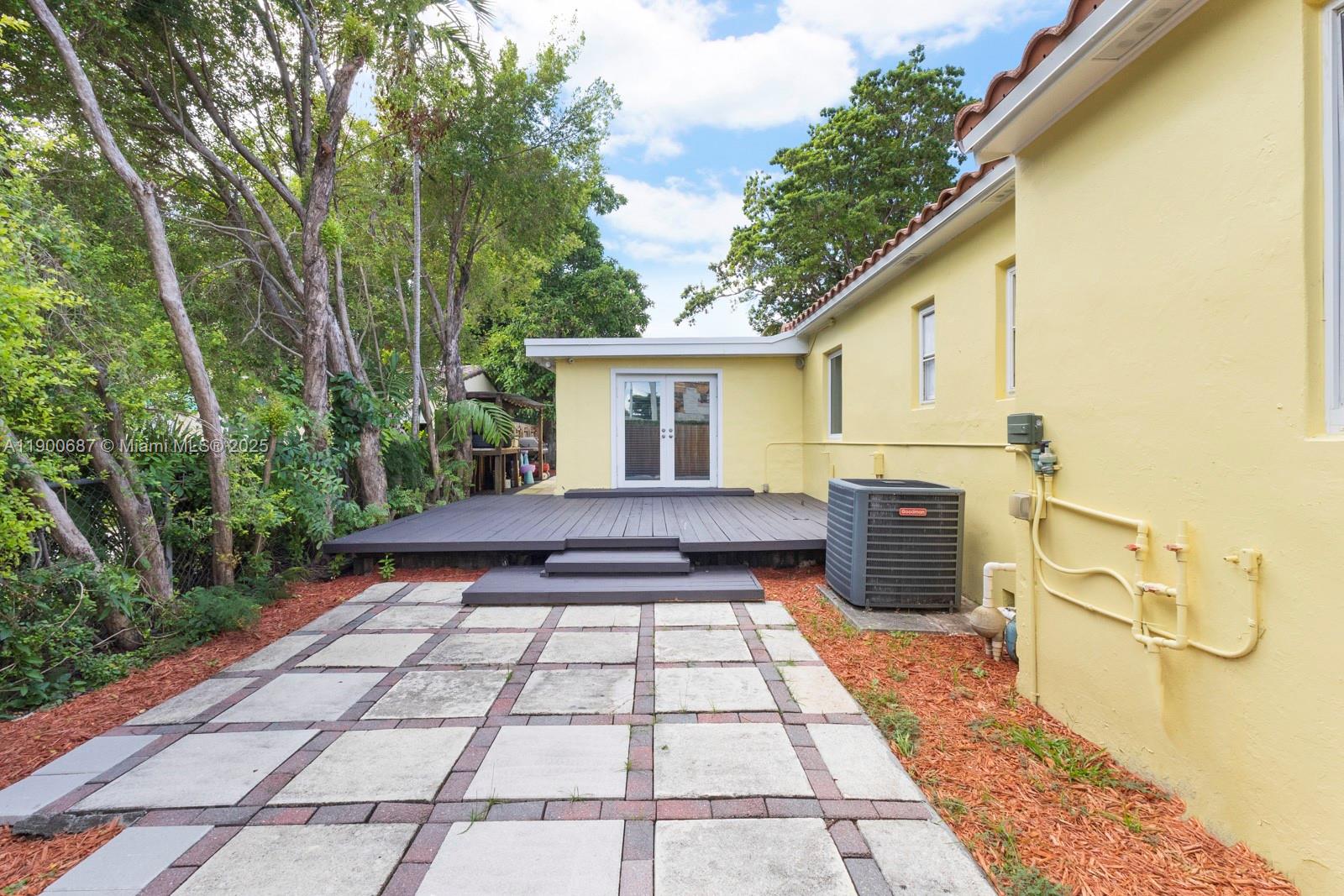 BRICKELL ESTATES - Residential