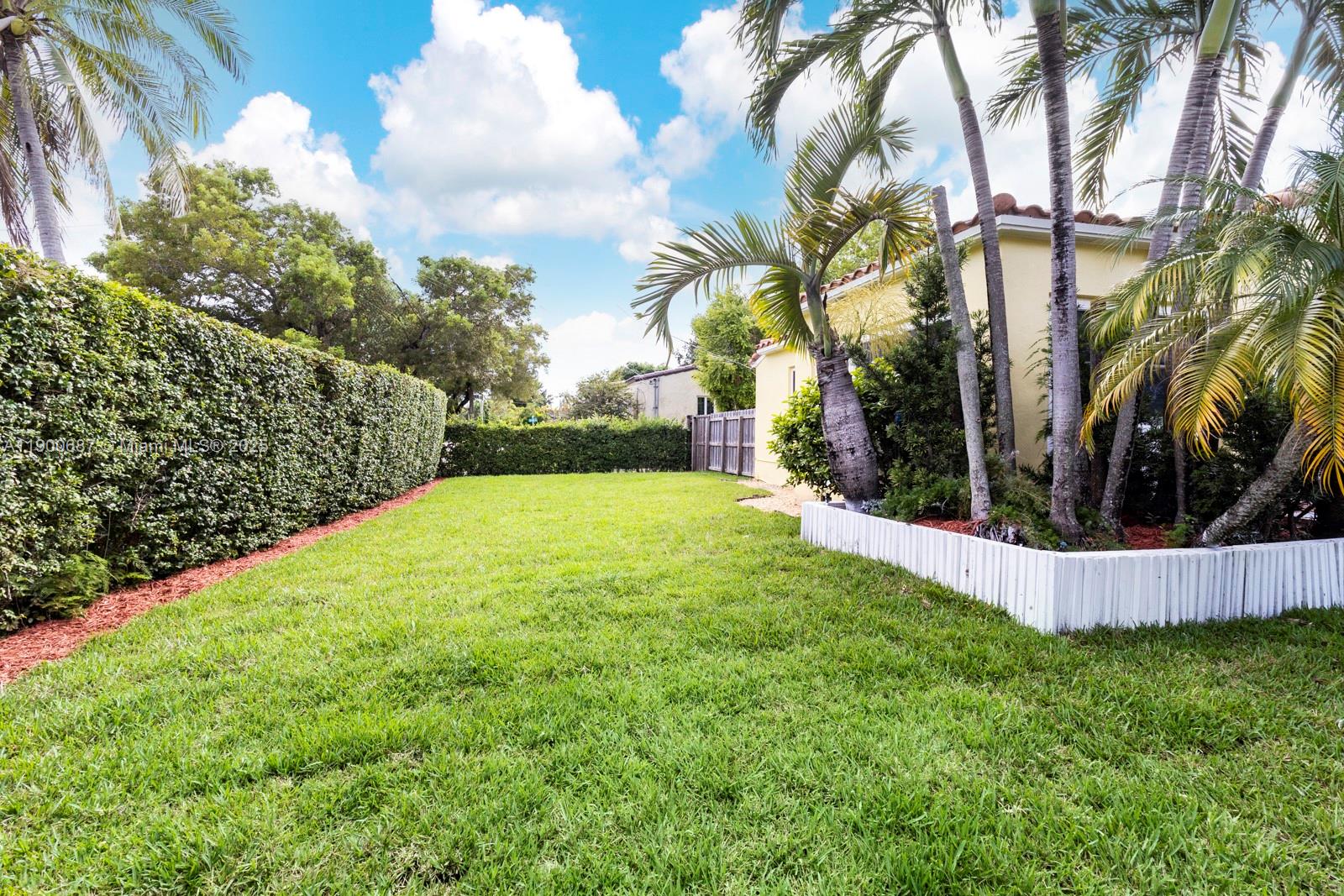BRICKELL ESTATES - Residential