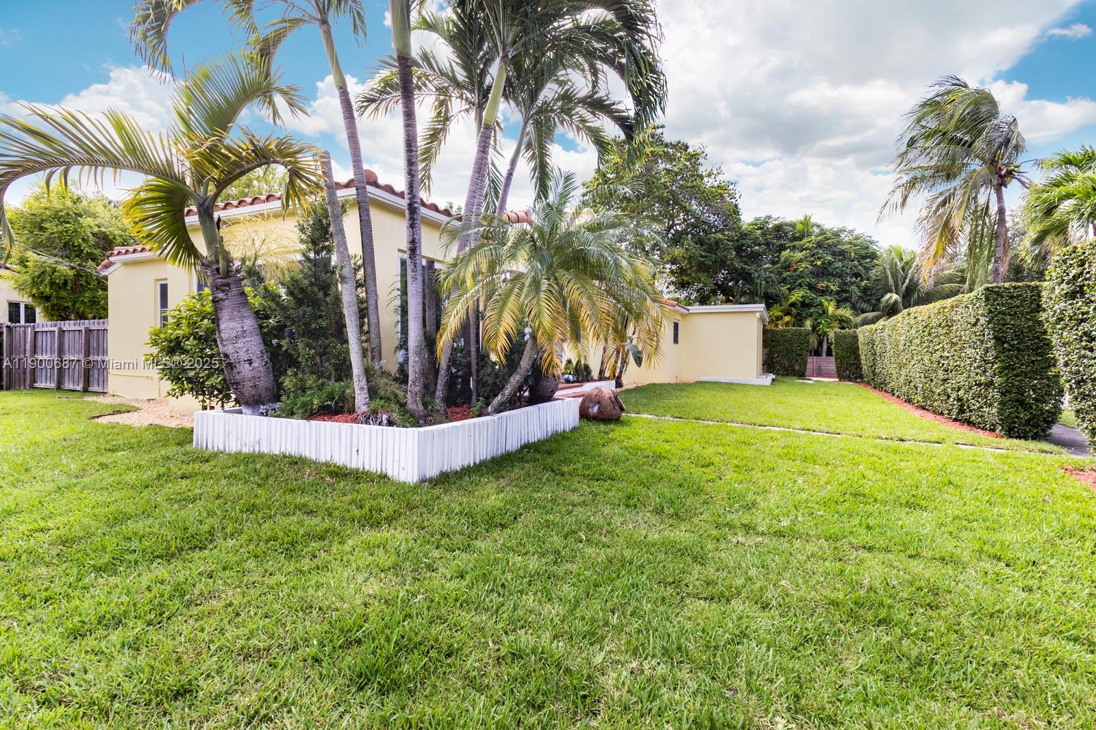 BRICKELL ESTATES - Residential