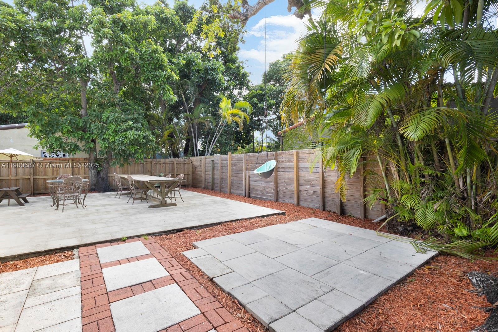 BRICKELL ESTATES - Residential