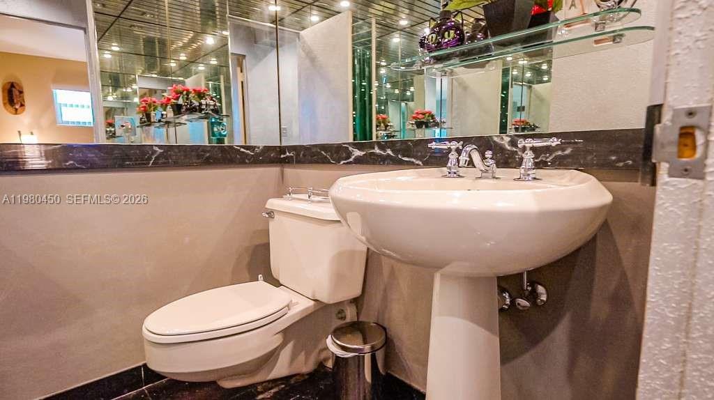 HOLLYBROOK GOLF AND TENNIS - Residential