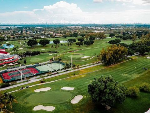 9200 N Hollybrook Lake Dr 303 Pembroke Pines FL 33025