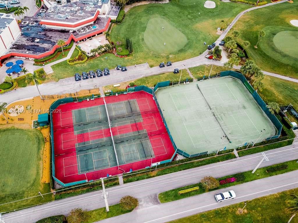 HOLLYBROOK GOLF AND TENNIS - Residential