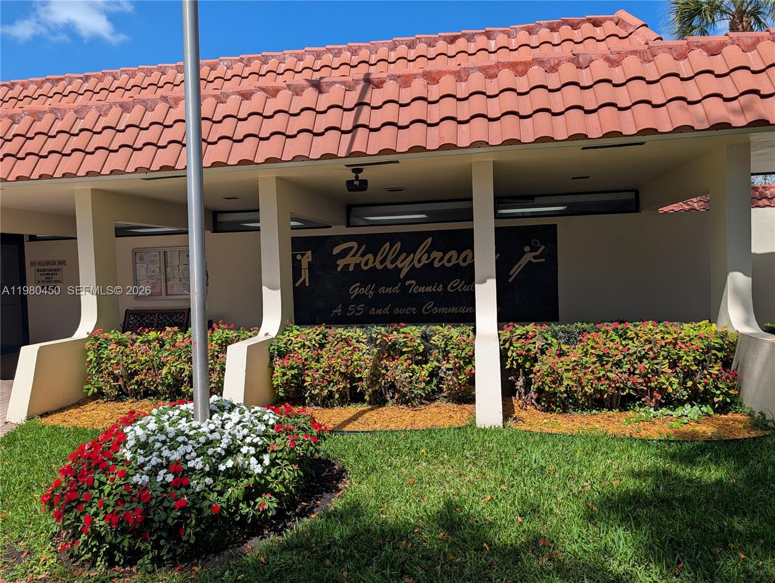 HOLLYBROOK GOLF AND TENNIS - Residential