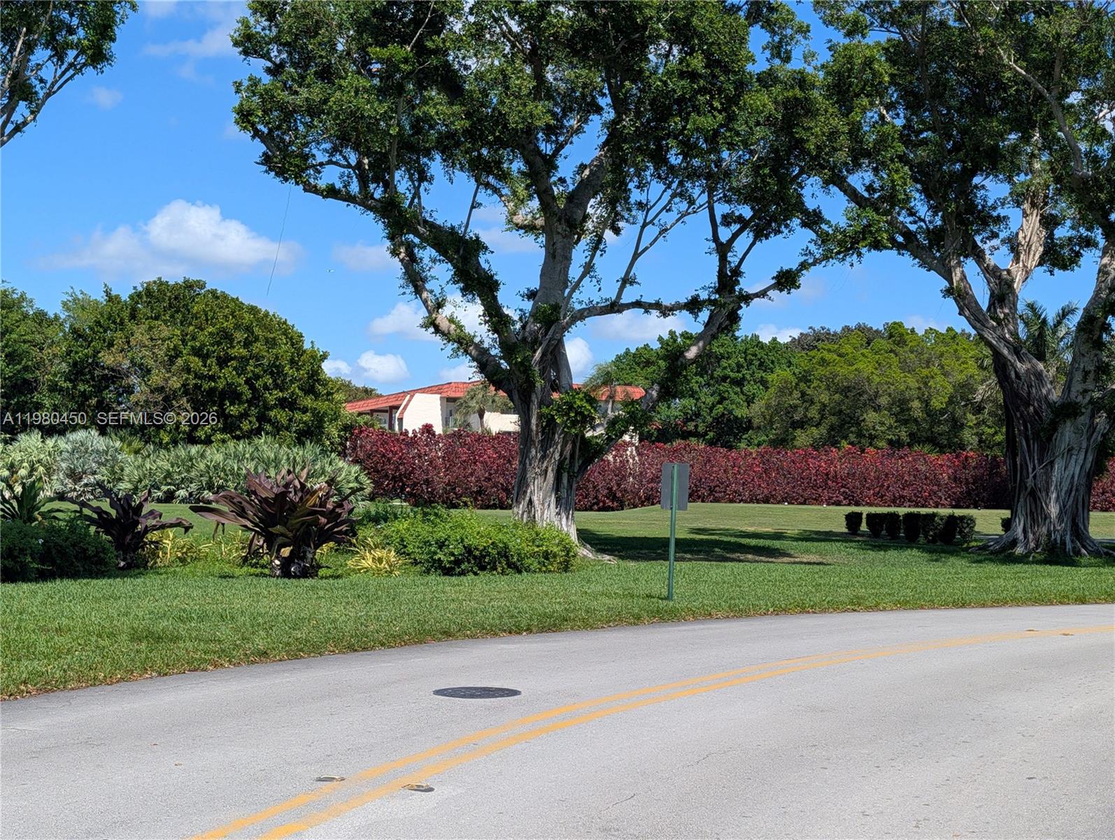 HOLLYBROOK GOLF AND TENNIS - Residential