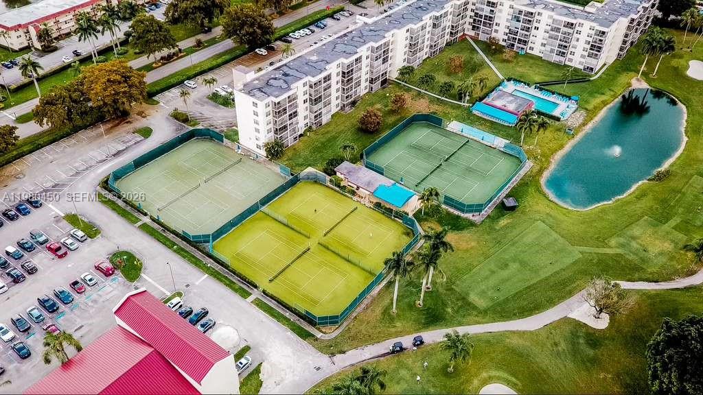 HOLLYBROOK GOLF AND TENNIS - Residential