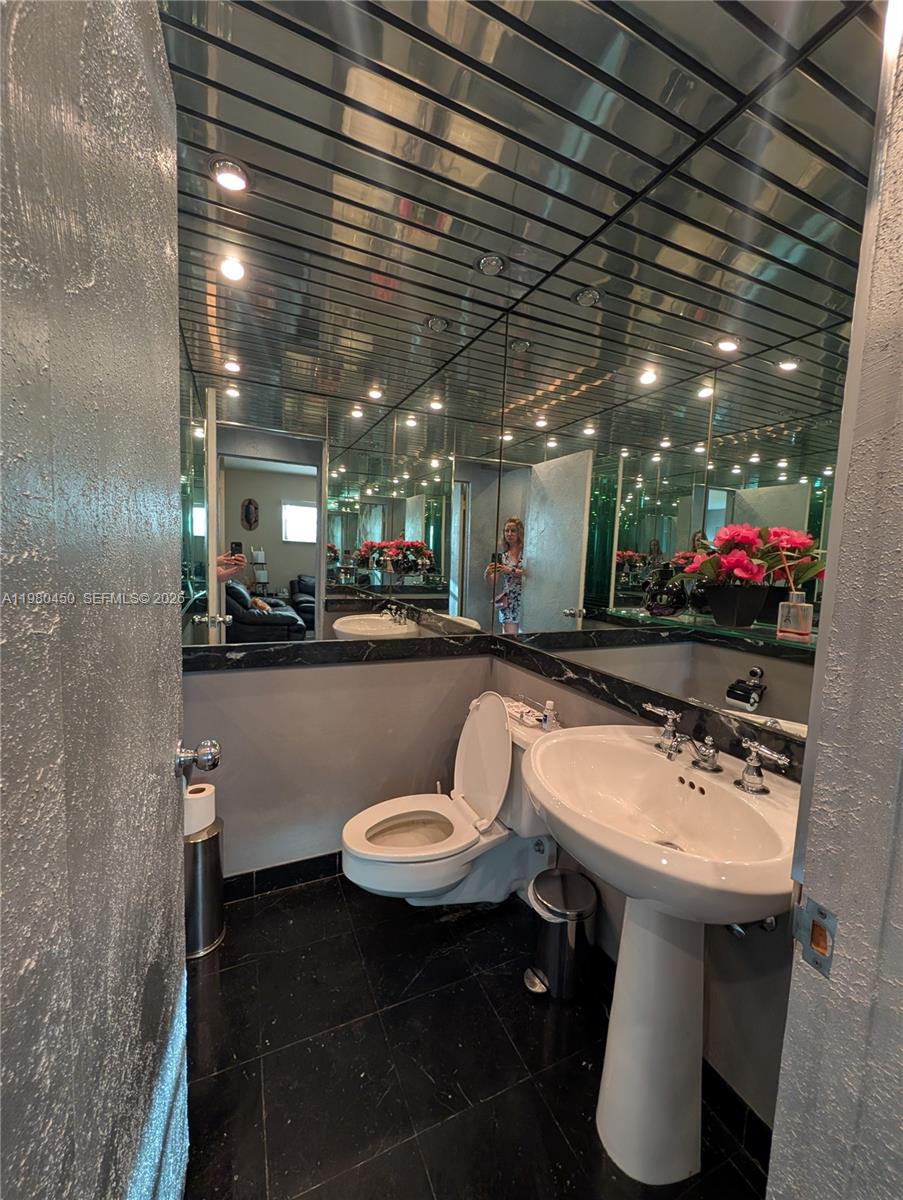 HOLLYBROOK GOLF AND TENNIS - Residential