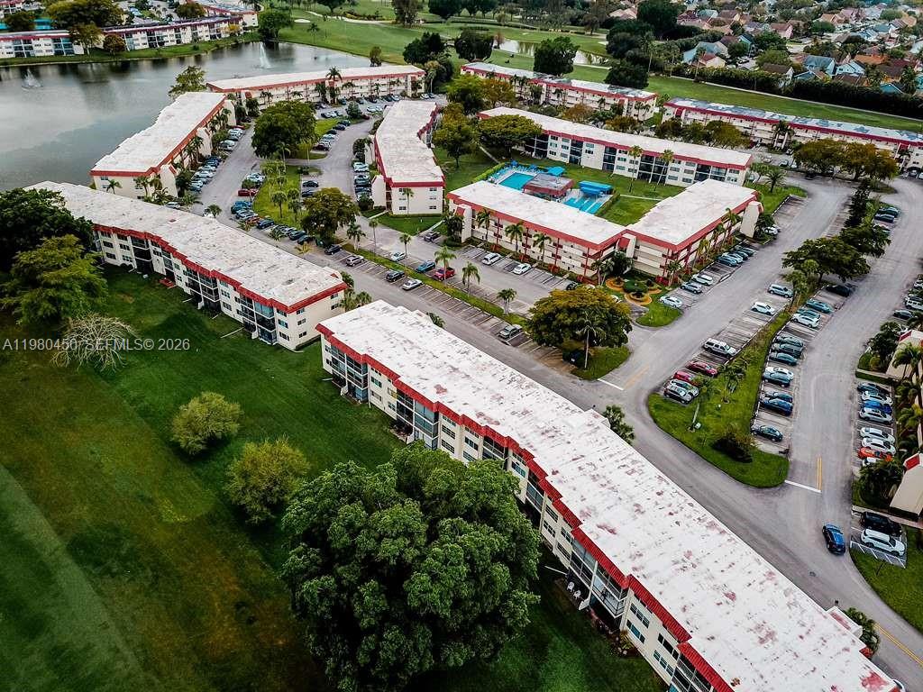 HOLLYBROOK GOLF AND TENNIS - Residential