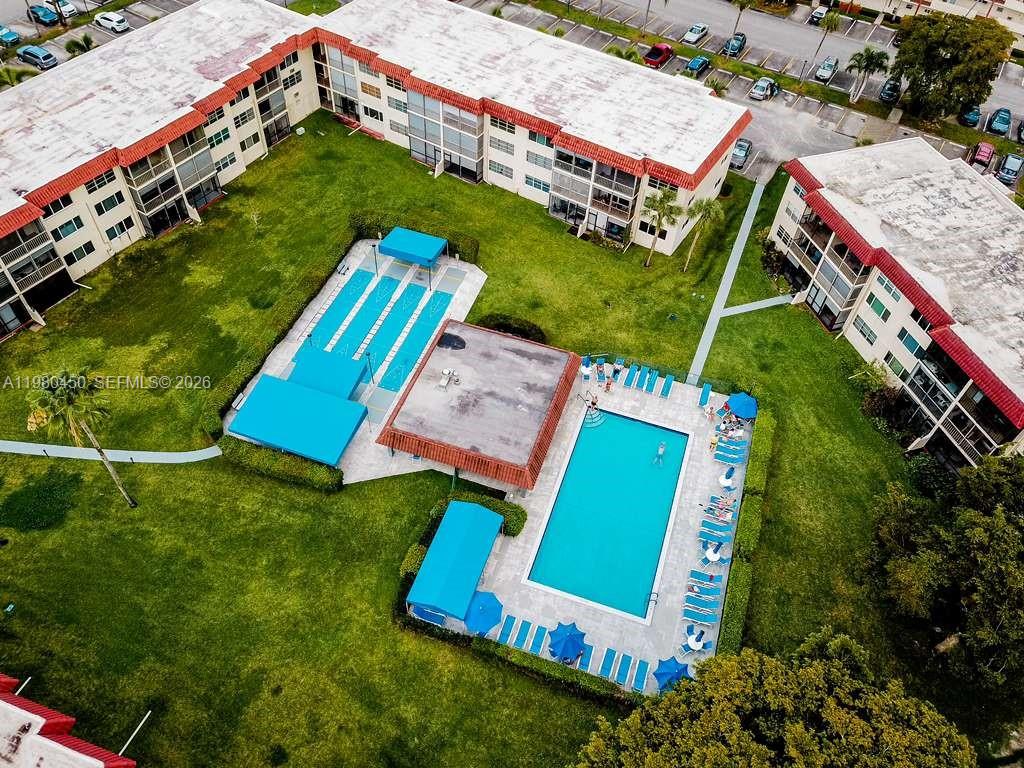 HOLLYBROOK GOLF AND TENNIS - Residential