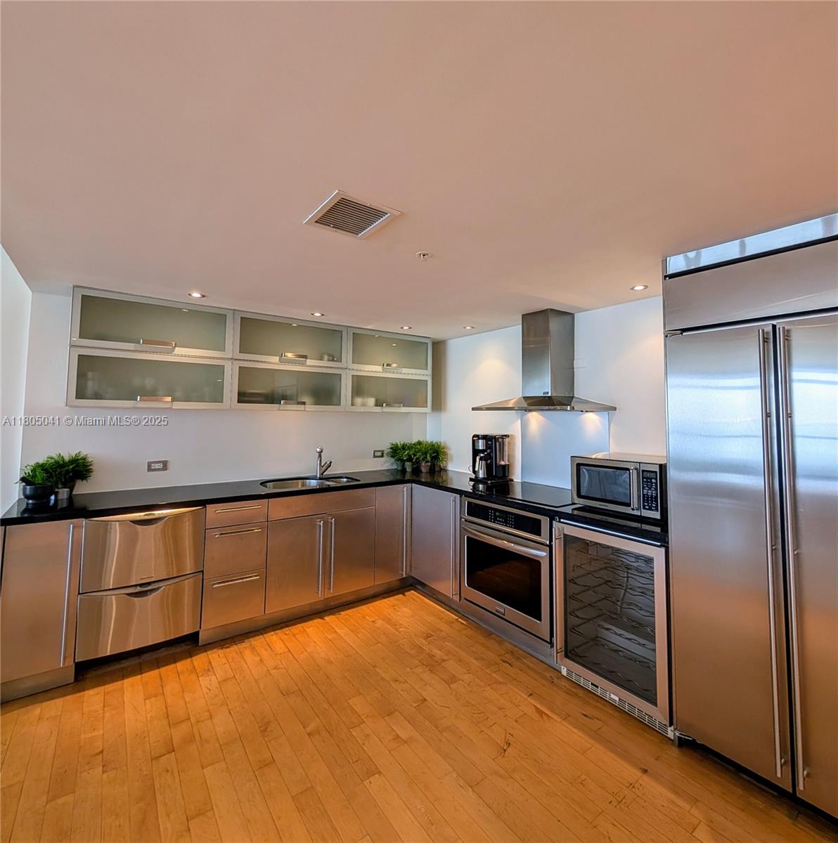 1900 Sunset Harbour Dr 2306