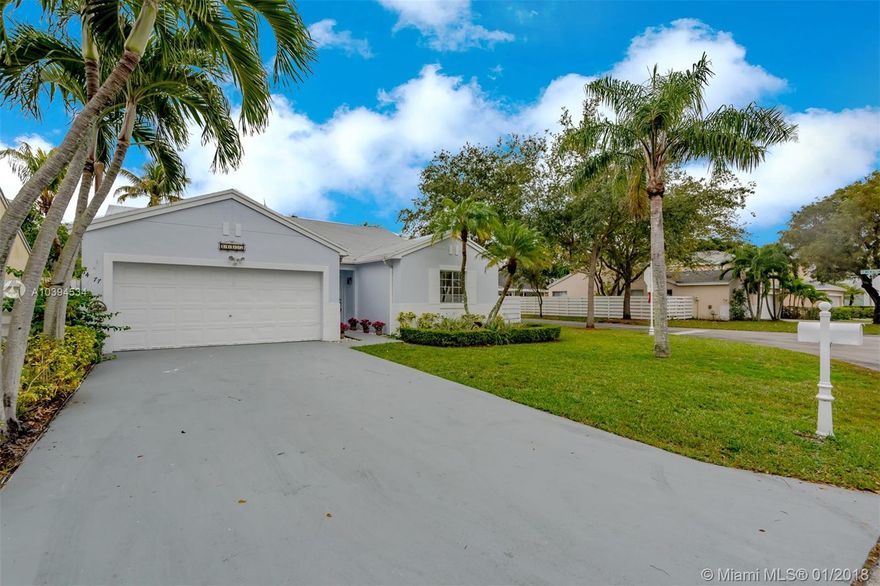 BEAUTIFUL, SPACIOUS & BRIGHT 3 bed / 2 bath single family home in Weitzer at Country Walk. New roof, concrete block construction, new kitchen w/ granite countertops and brand new SS appliances. Huge dining and living area w/ vaulted ceilings. Remodeled bathrooms, new washer & dryer, freshly painted. Family oriented neighborhood w/ great schools and amazing amenities including clubhouse, tennis & basketball courts, pools & playgrounds.