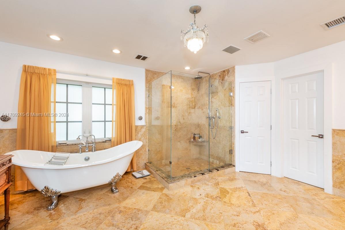 PINECREST - Residential