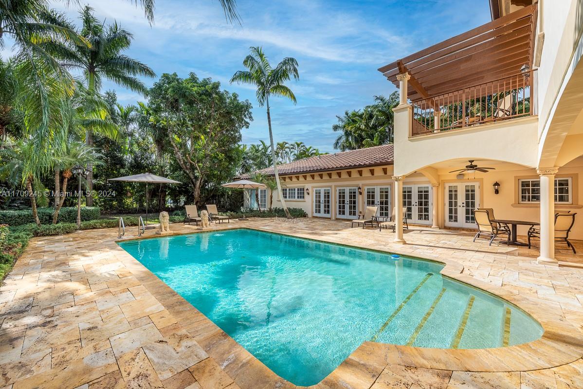 PINECREST - Residential