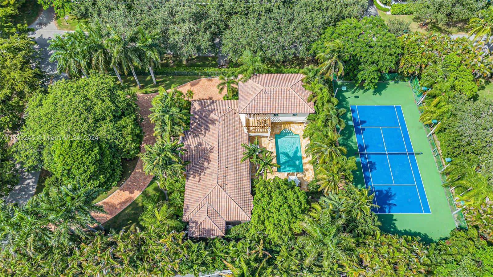 PINECREST - Residential