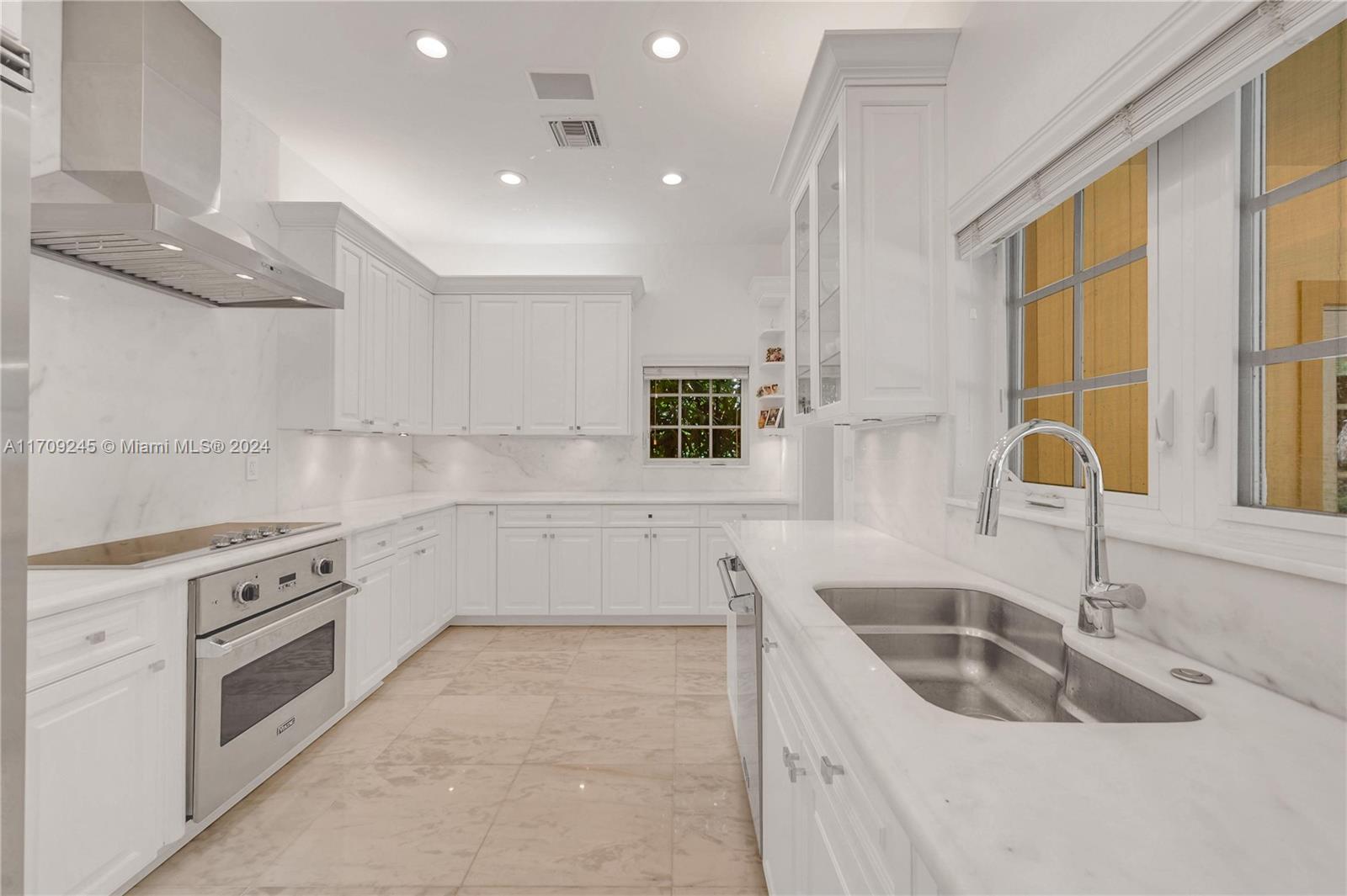 PINECREST - Residential