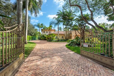 A home in Pinecrest