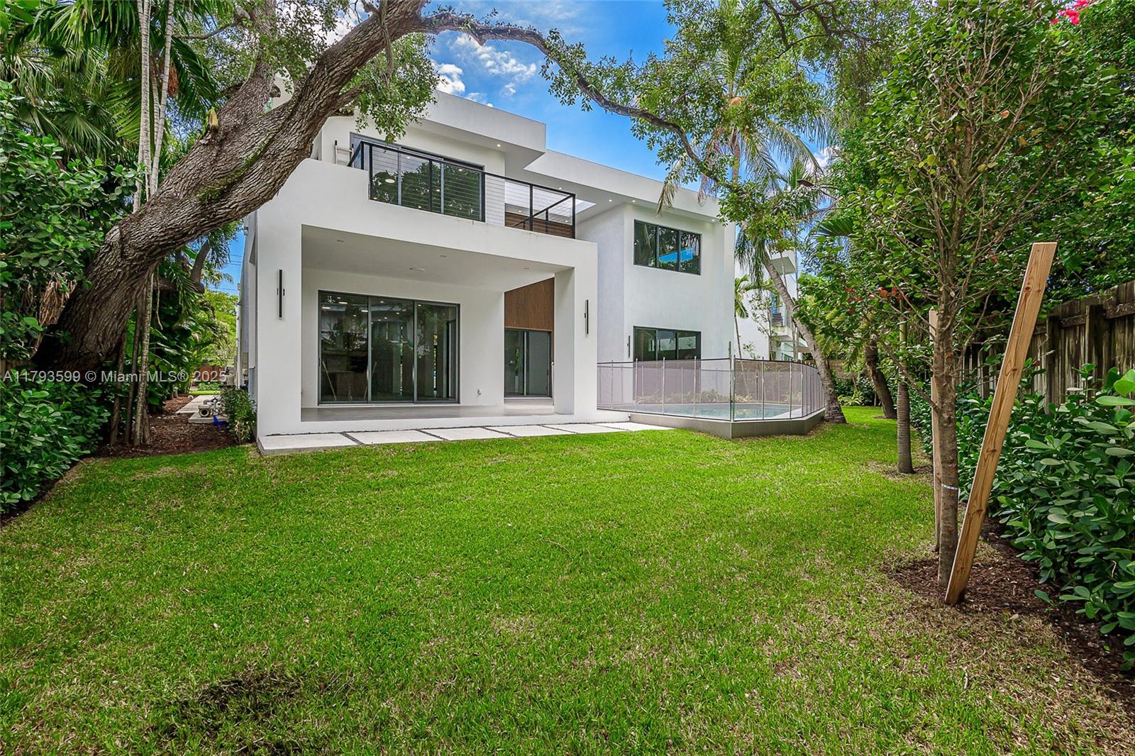SILVER BLUFF - Residential