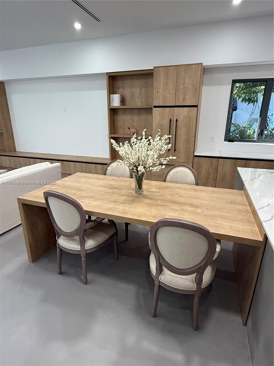 SILVER BLUFF - Residential