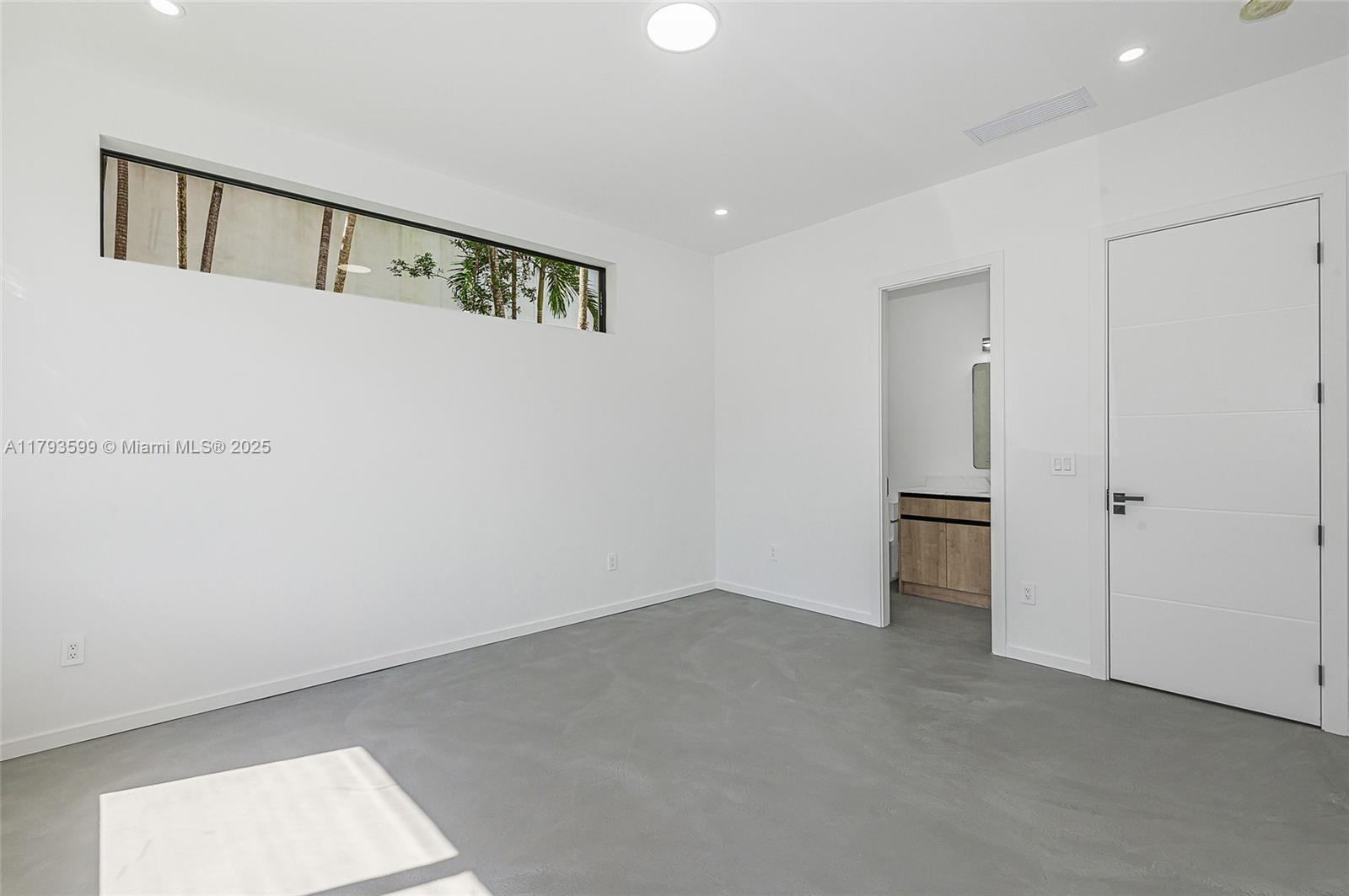 SILVER BLUFF - Residential