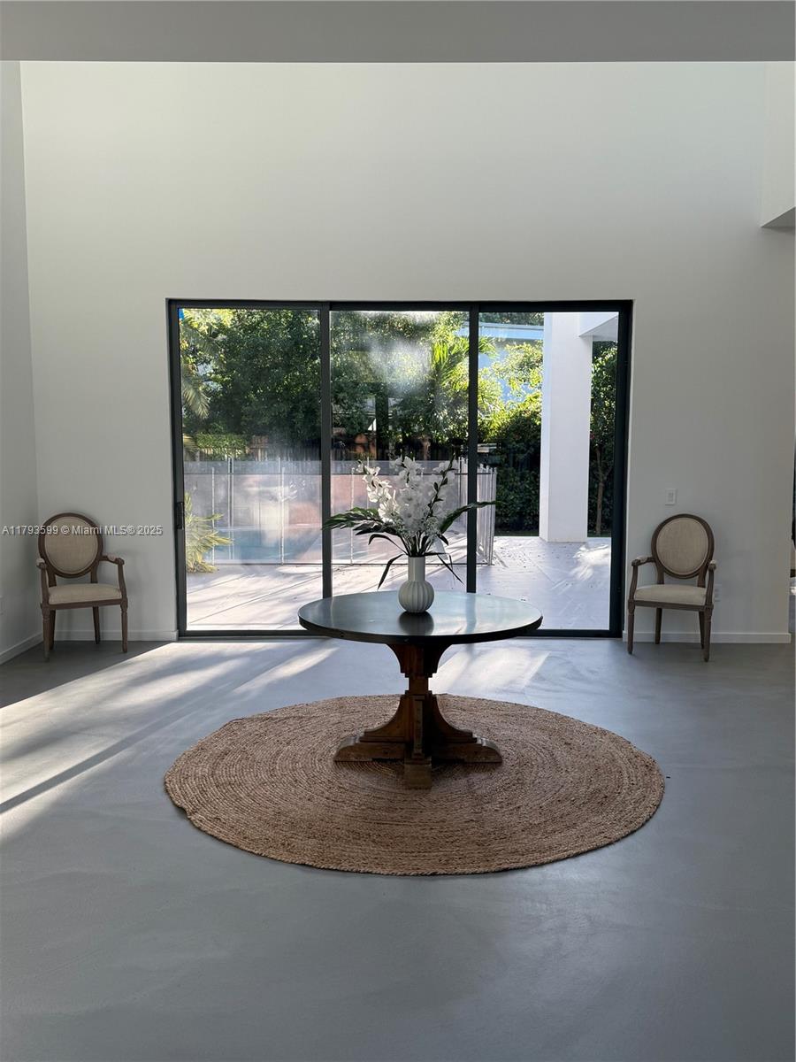 SILVER BLUFF - Residential