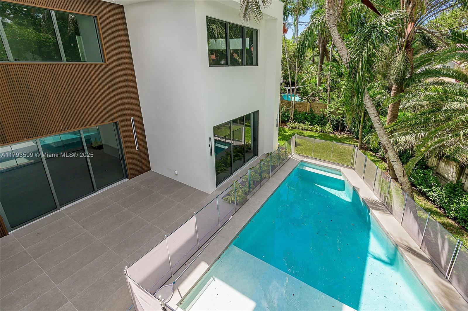 SILVER BLUFF - Residential