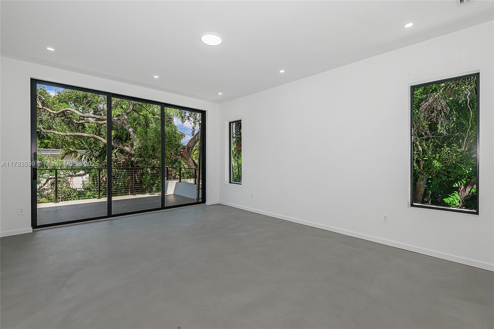 SILVER BLUFF - Residential