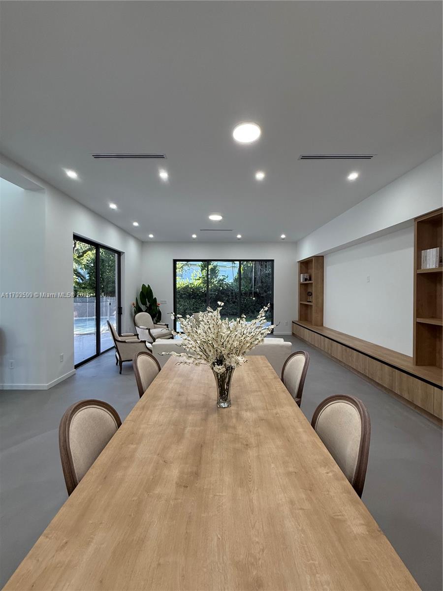 SILVER BLUFF - Residential