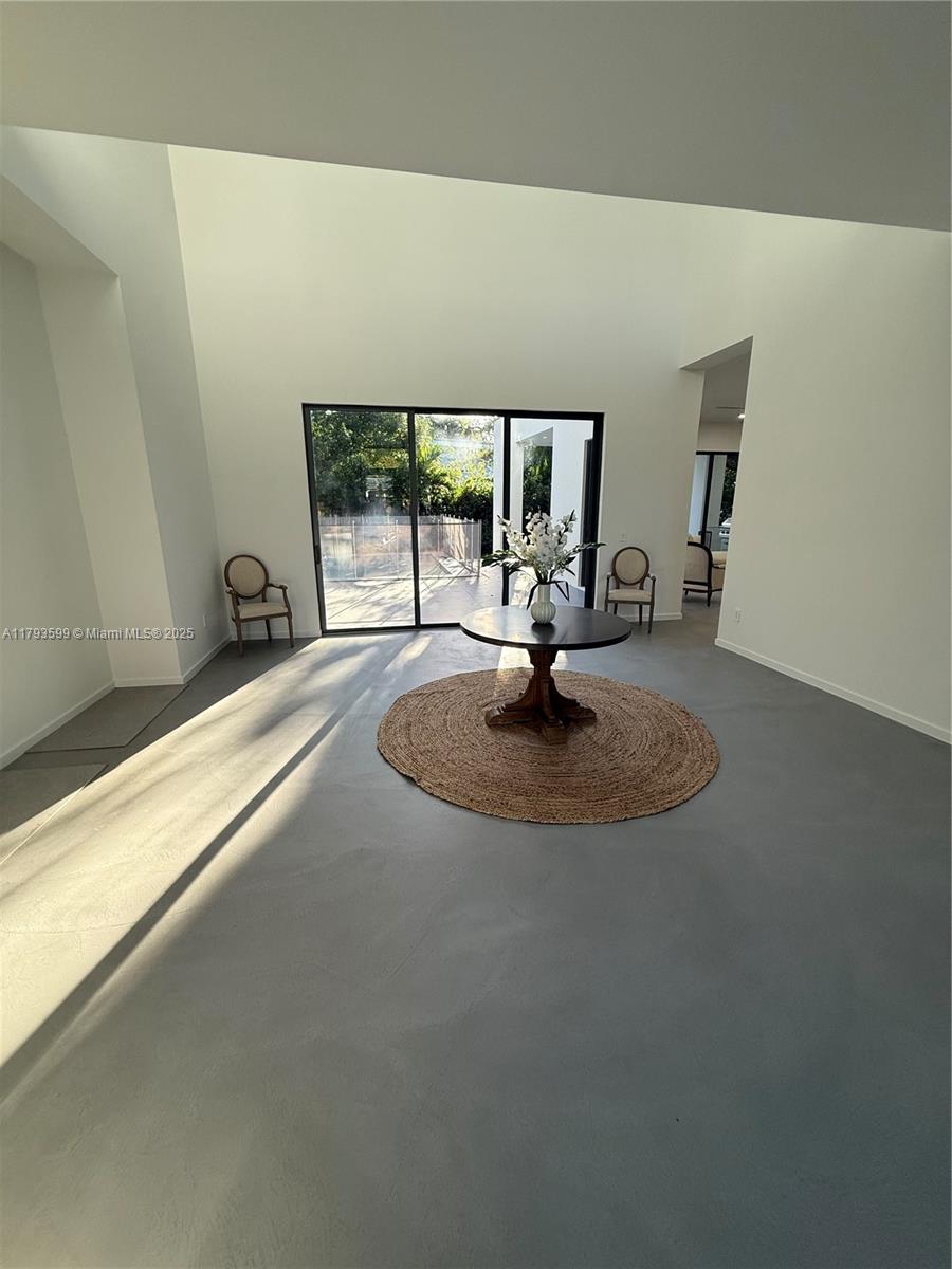 SILVER BLUFF - Residential