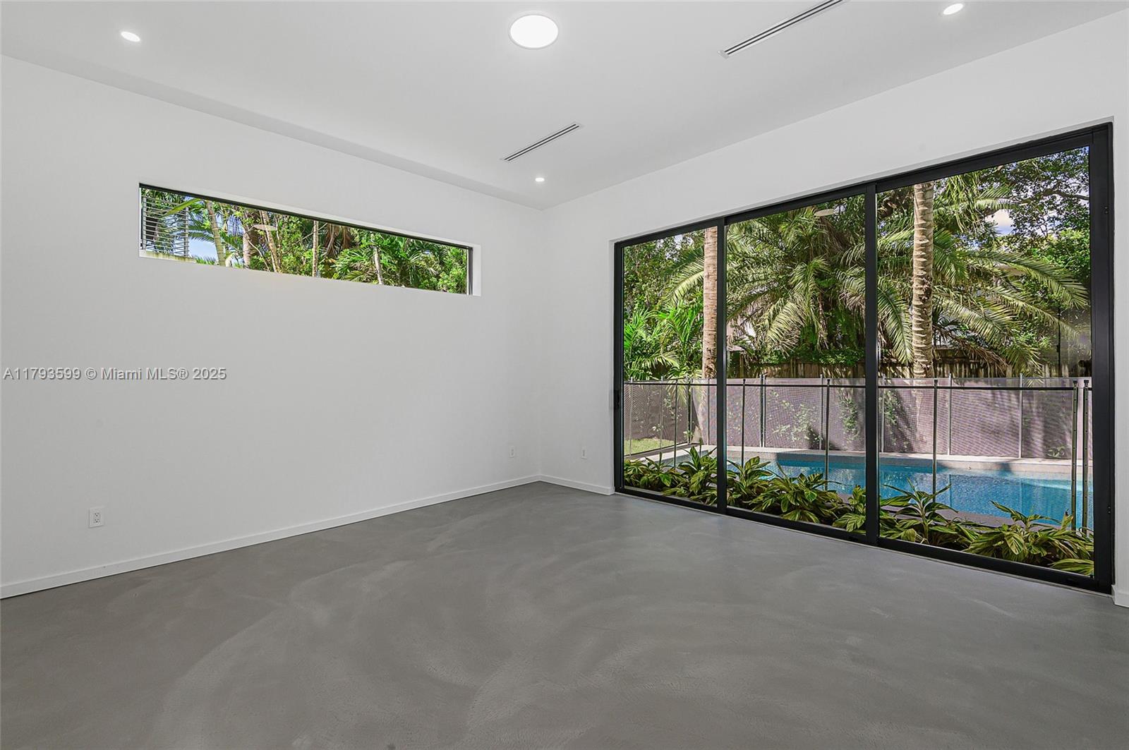 SILVER BLUFF - Residential
