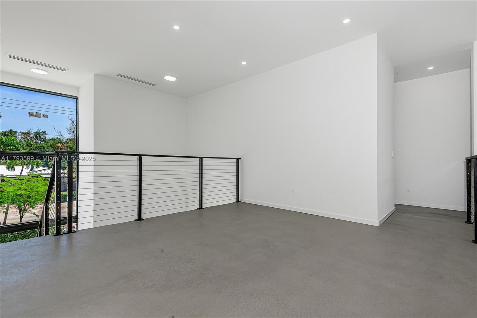 SILVER BLUFF - Residential