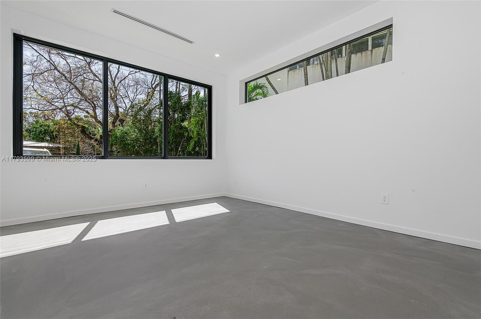 SILVER BLUFF - Residential