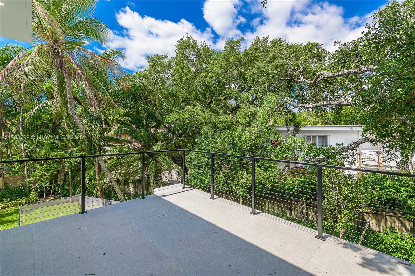 SILVER BLUFF - Residential