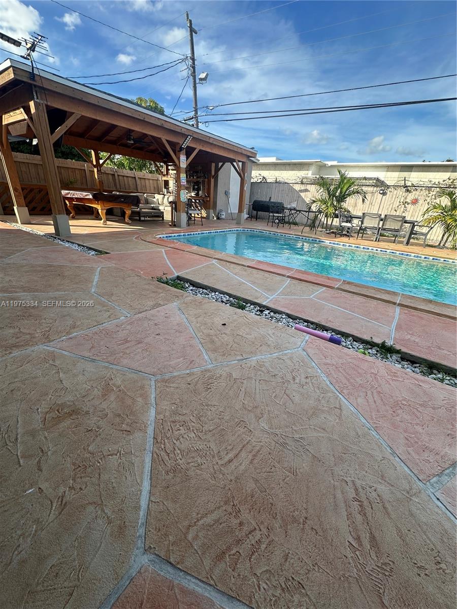 View photos, virtual tours, details... 161 NW 21st