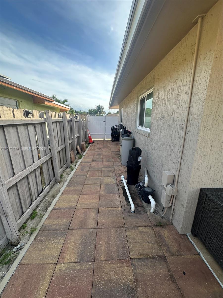 View photos, virtual tours, details... 161 NW 21st